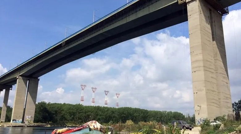Предотвратиха самоубийство на Аспаруховия мост във Варна