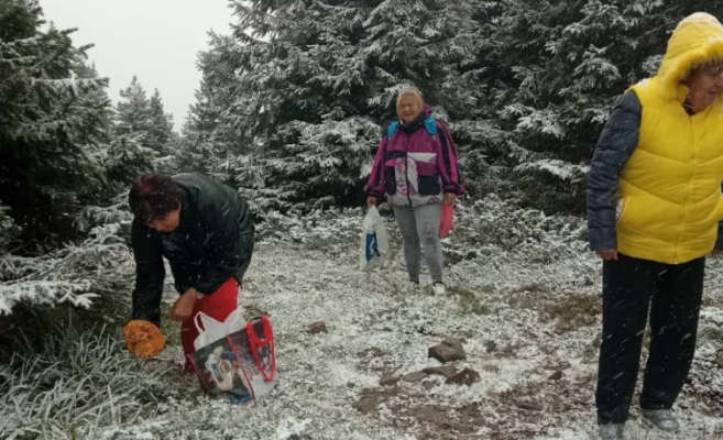 Снежните топки политат, пряко предаване: Първи сняг в България!