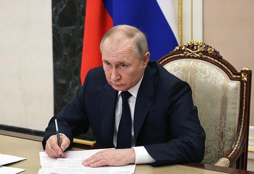 Указите са подписани. Путин разцепи официалоно Украйна. Държавата вече я няма