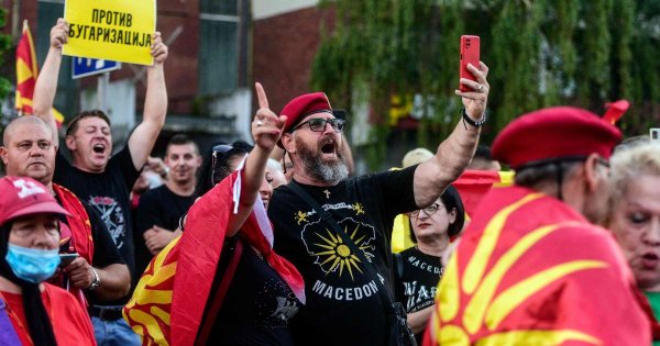 Ултиматум без замяна: Ако отхвърли договора с България, РС Македония няма да види ЕС