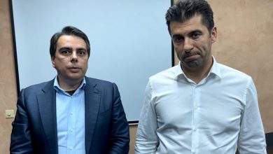 Политолог обясни защо Кирил и Асен не подават оставка след позора на изборите