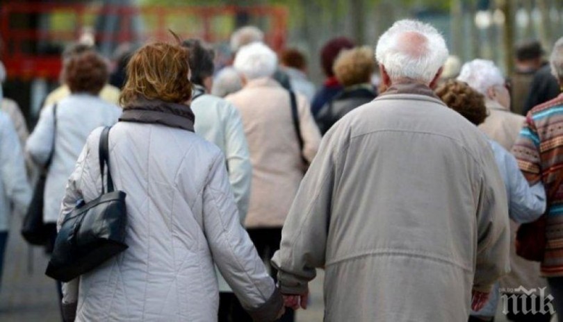 Катастрофални новини за десетки хиляди български пенсионери