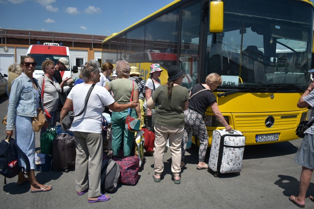 Хотелиери няма да хранят вече украинските бежанци, нямало пари