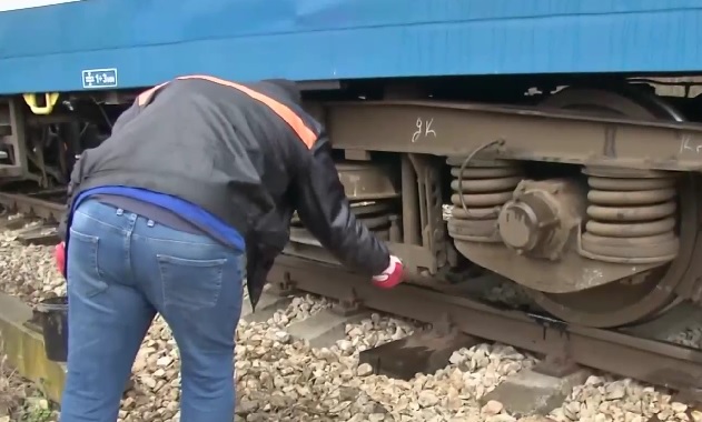 НОВО: Ужасяваща драма с бързия влак Варна – София