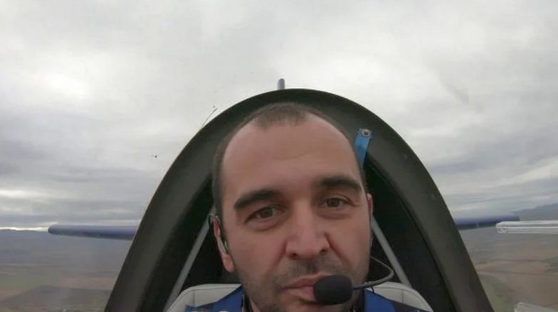 Безкрайно тъжно: Две сирачета оставя загиналият пилот в Лесново