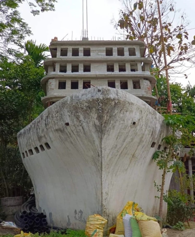 Индиец строи къщата си във формата на Титаник от 13 години 1