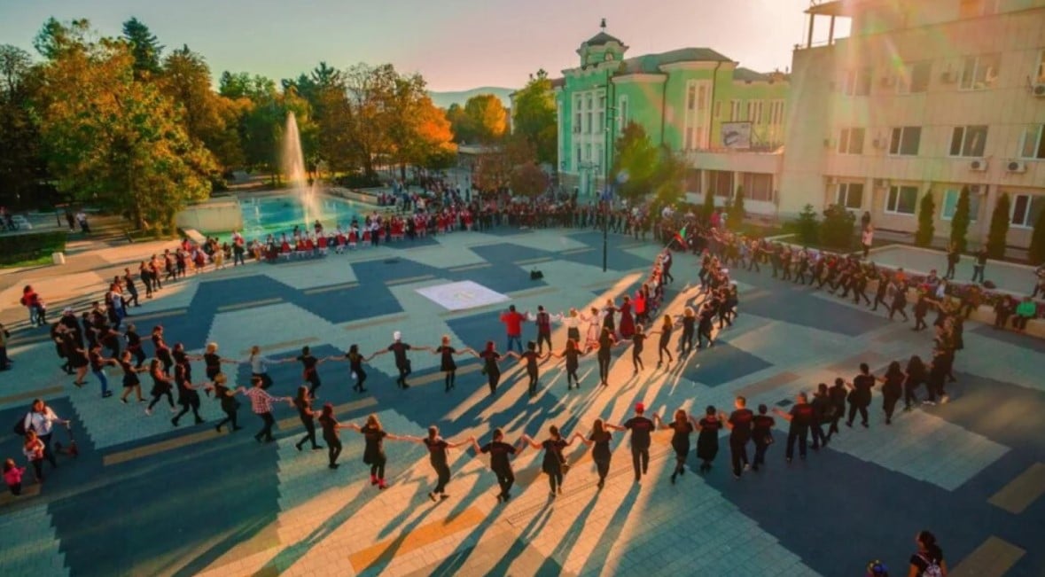 Легендата за Ески Джумая – един от най-красивите български градове / СНИМКИ