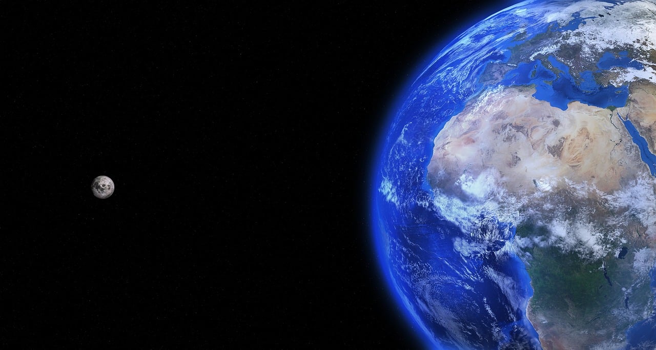 „Джеймс Уеб“ помогна за намирането на потенциално обитаема океанска планета